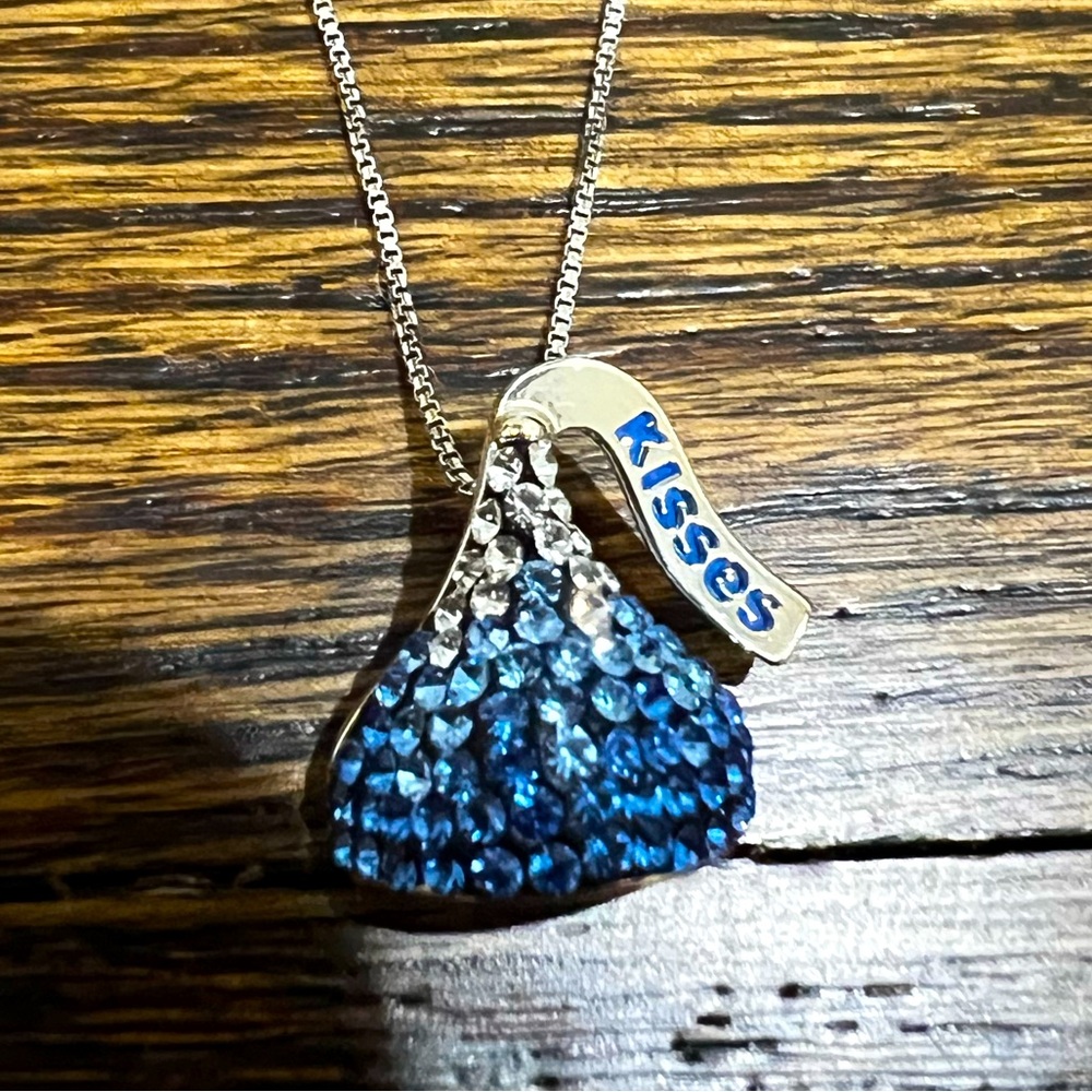 STERLING SILVER HERSHEY KISSES PENDANT 💙